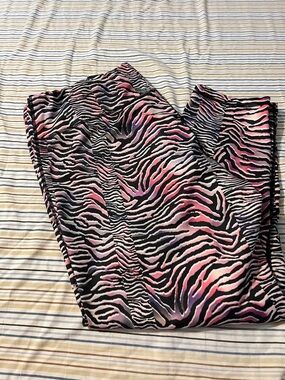 Pro Player Pink, Black & White Zebra-Stripe Leggings